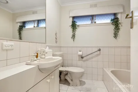 Property photo of 19 Bracknell Street Keysborough VIC 3173