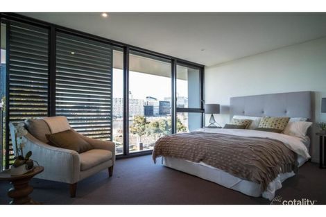 Property photo of 9 Point Park Crescent Docklands VIC 3008