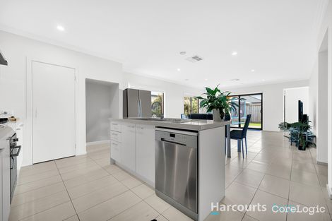 Property photo of 58 Chantenay Parade Cranbourne North VIC 3977
