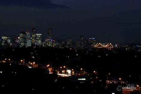 Property photo of 33 Castle Hill Street Holland Park West QLD 4121
