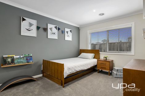 Property photo of 21 Parris Avenue Harkness VIC 3337