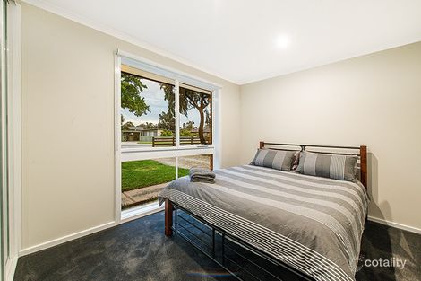 Property photo of 16 Oroya Grove Clyde VIC 3978