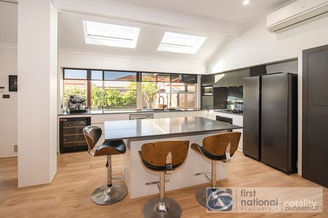Property photo of 15 Lorikeet Loop Broadwater WA 6280