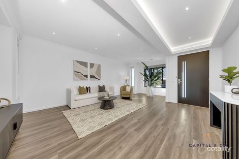 Property photo of 37 Cromarty Crescent Kalkallo VIC 3064