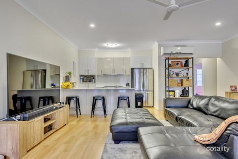 Property photo of 2/13 Wylie Court Springfield Lakes QLD 4300