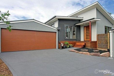 2 Gardner Pde, Mount Evelyn, VIC 3796