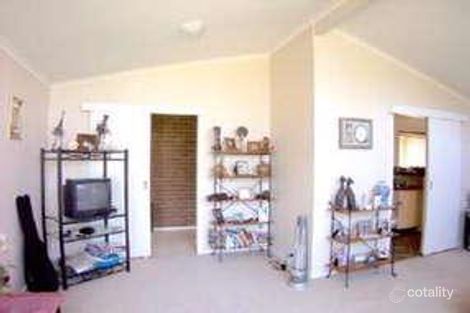 Property photo of 11 Degraves Crescent Wanniassa ACT 2903