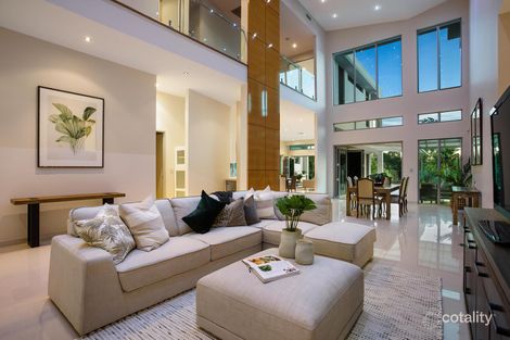 Property photo of 3027 The Boulevarde Benowa QLD 4217