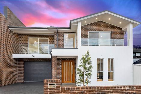 2a Shari Ave, Picnic Point, NSW 2213