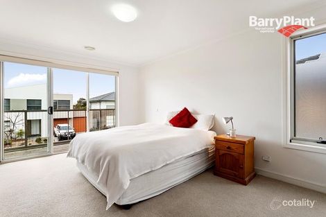 Property photo of 31 Dresden Drive Waterways VIC 3195
