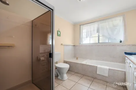 Property photo of 1/111 Brickport Road Park Grove TAS 7320