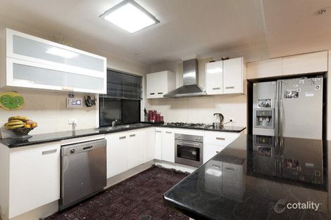 Property photo of 42 John Edgcumbe Way Endeavour Hills VIC 3802
