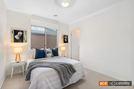 Property photo of 11 Stoneleigh Circuit Williams Landing VIC 3027