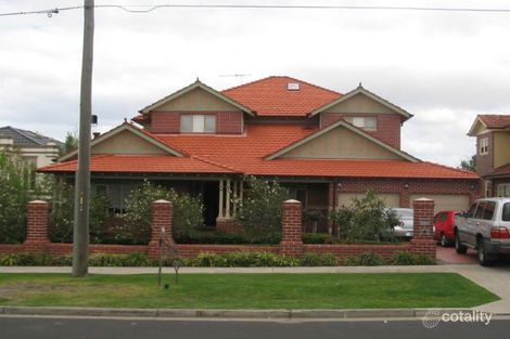 17 Upland Rd, Strathmore, VIC 3041