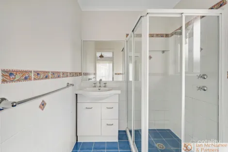 Property photo of 15 Tooroonga Crescent Jerrabomberra NSW 2619
