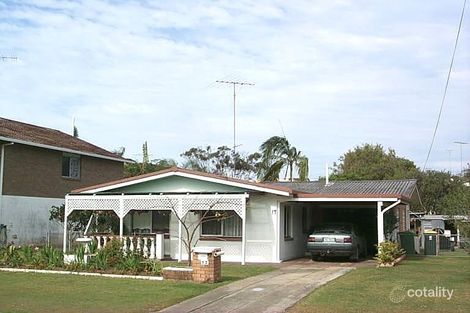 17 Surf Rd, Alexandra Headland, QLD 4572