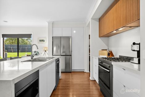 Property photo of 15 Eagle Ridge Gisborne VIC 3437