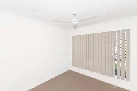 Property photo of 2/13 Leabrook Place Pimpama QLD 4209