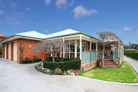 13 Sebire Ave, Wandin North, VIC 3139