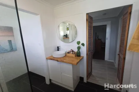 Property photo of 27 Cooloola Crescent Urangan QLD 4655