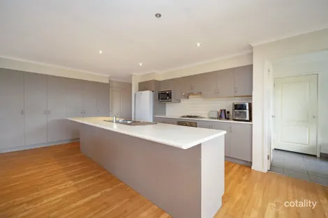 Property photo of 8 Wendy Place Warrnambool VIC 3280