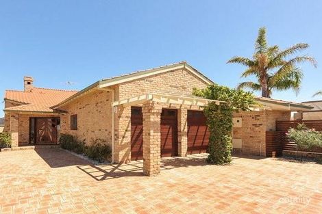 Property photo of 27 Helsall Court Sorrento WA 6020