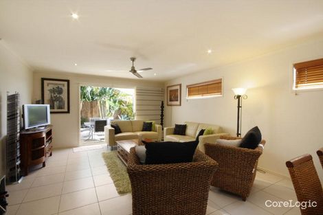 Property photo of 3 Bega Place Parrearra QLD 4575