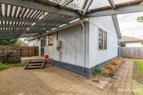 Property photo of 10 Hyland Court Sale VIC 3850