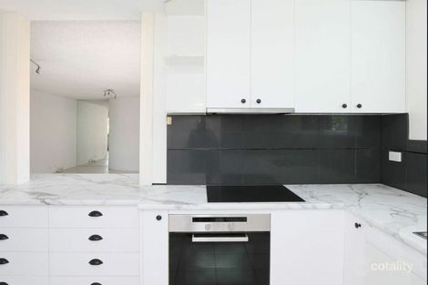 Property photo of 2/52 London Road Clayfield QLD 4011