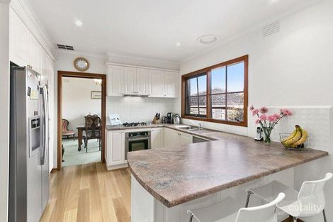 Property photo of 1 Copnal Court Glen Waverley VIC 3150