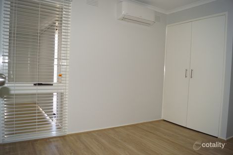 Property photo of 10 Oxley Court Melton South VIC 3338
