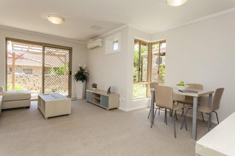 7/4 Lewington Gdns, Bibra Lake, WA 6163