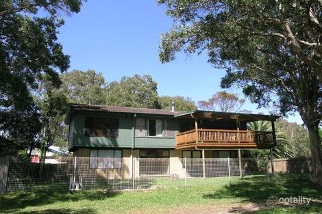 Property photo of 51 Natuna Avenue Budgewoi NSW 2262