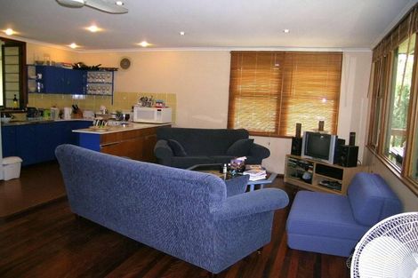 Property photo of 51 Natuna Avenue Budgewoi NSW 2262