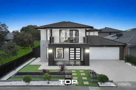 13 TAMARIND RD, CRANBOURNE NORTH, VIC 3977