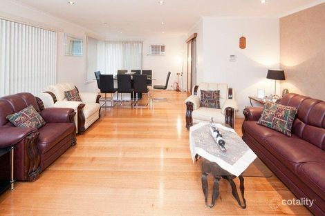 Property photo of 2 Regnans Avenue Endeavour Hills VIC 3802
