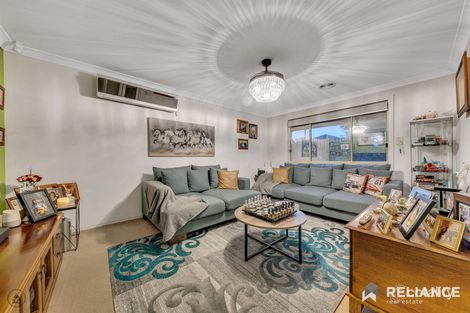Property photo of 35 Hayfield Road Roxburgh Park VIC 3064