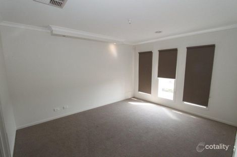 Property photo of 10 Turf Club Boulevard Melton South VIC 3338