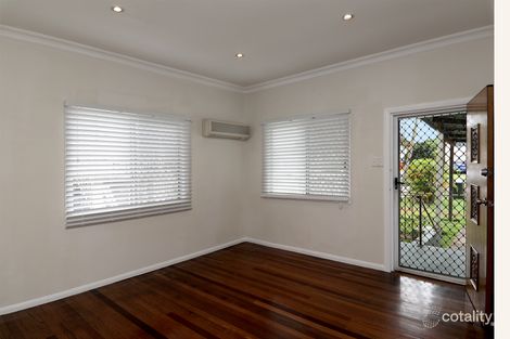 Property photo of 16 Strathaird Street Darra QLD 4076