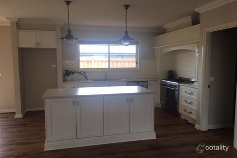 6 Park Central Ave, Officer, VIC 3809