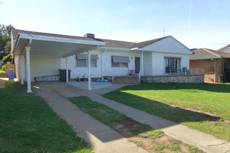 18 Evans Pde, Parkes, NSW 2870
