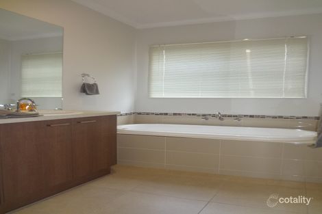 Property photo of 71 Yellowgum Drive Epsom VIC 3551