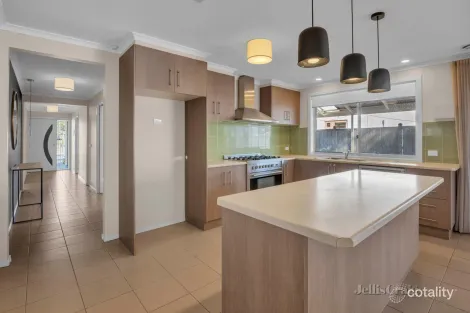 Property photo of 38 Babele Road Tarneit VIC 3029