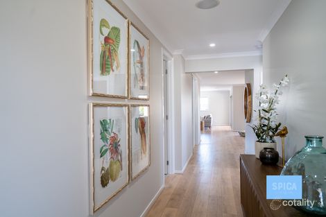 Property photo of 10 Sentinel Parade Truganina VIC 3029