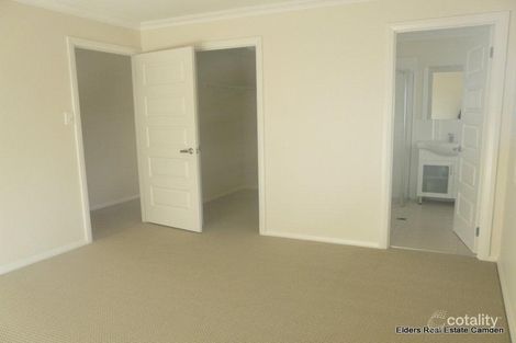 Property photo of 9 Asimus Circuit Elderslie NSW 2570