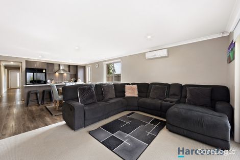 Property photo of 24 Hart Crescent Brookfield VIC 3338