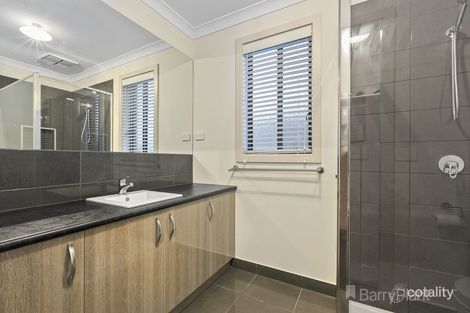 Property photo of 76 Greendale Boulevard Pakenham VIC 3810