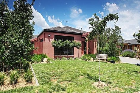 Property photo of 16 Dillwynia Crescent Jerrabomberra NSW 2619