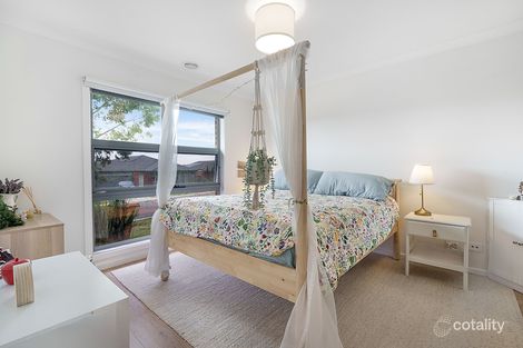 Property photo of 5 Highgrove Drive Pakenham VIC 3810