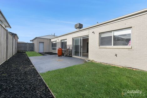 Property photo of 1 Leak Avenue Cranbourne East VIC 3977